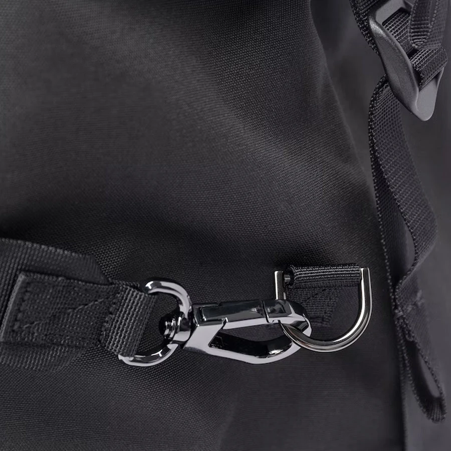 Sandqvist Sture Holdall Black 6 Sandqvist Sture Holdall Black - Image 4