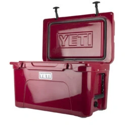 YETI Tundra 45 Cooler Harvest Red -All Style Shop YETI Tundra 45 Cooler Harvest Red 21161 03